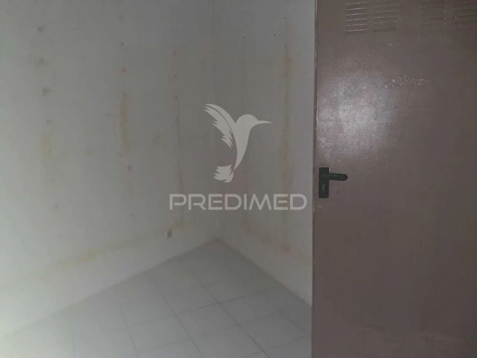 Loja para Venda em Almada, Cova da Piedade, Pragal e Cacilhas Foto 5