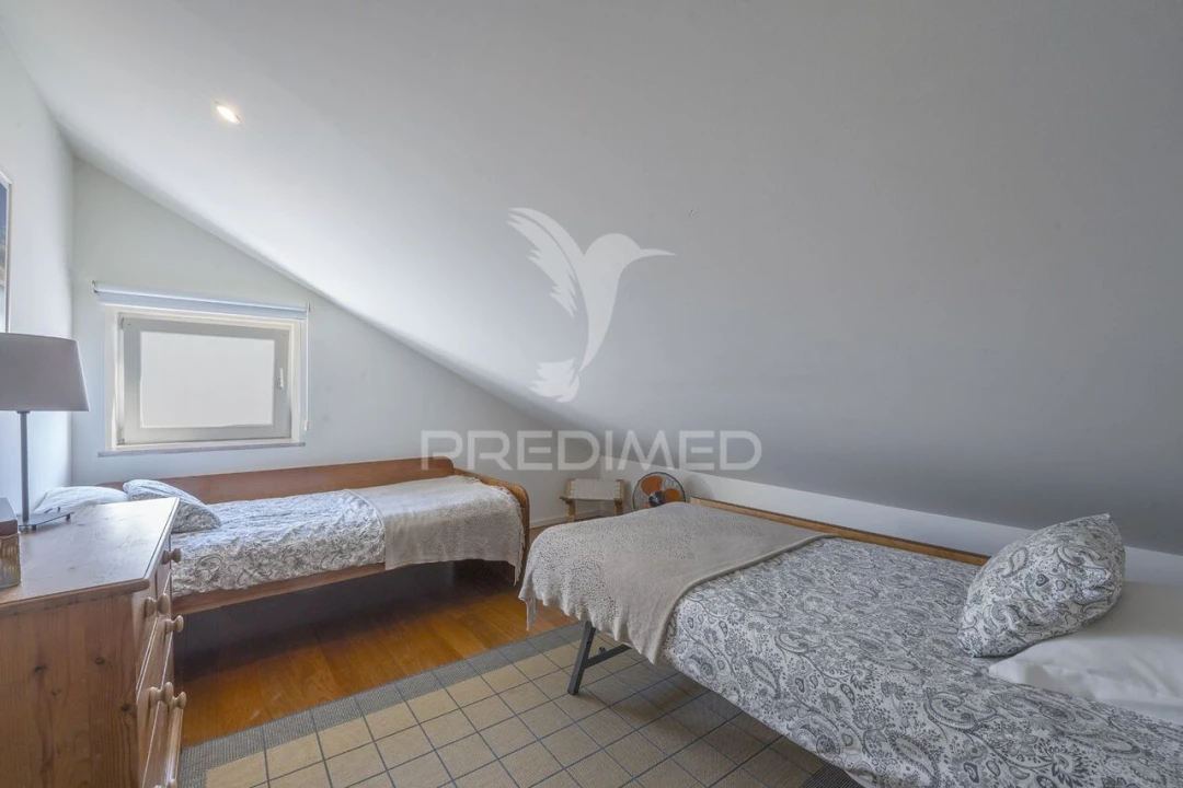 Moradia T5 para Venda em Angra (Santa Luzia) Foto 28