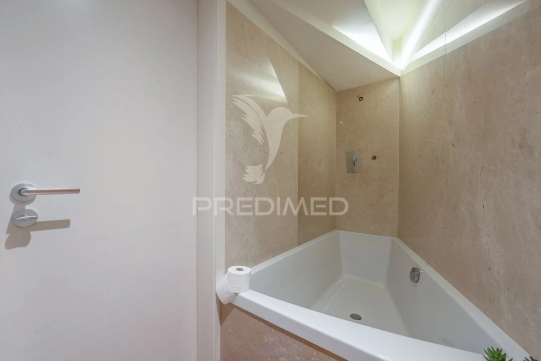 Moradia T5 para Venda em Angra (Santa Luzia) Foto 16