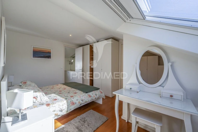 Moradia T5 para Venda em Angra (Santa Luzia) Foto 22