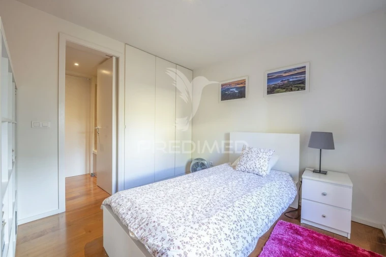 Moradia T5 para Venda em Angra (Santa Luzia) Foto 17