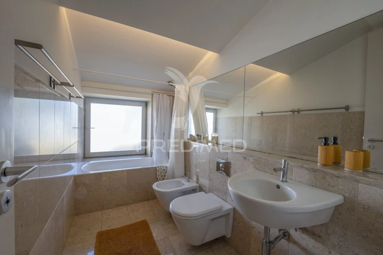 Moradia T5 para Venda em Angra (Santa Luzia) Foto 27