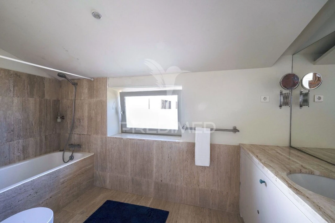 Moradia T5 para Venda em Angra (Santa Luzia) Foto 24