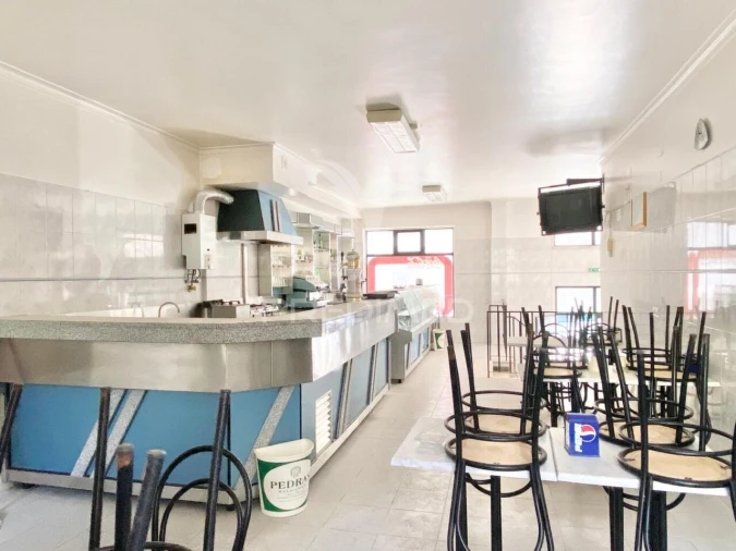 Loja para Venda em Santa Iria de Azoia, São João da Talha e Bobadela Foto 1