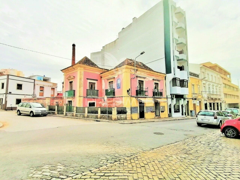 Prédio para Venda em Faro (Sé e São Pedro) Foto 1
