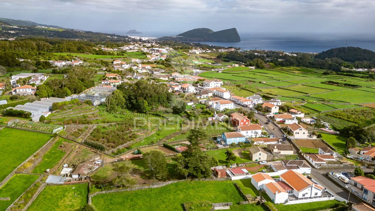 Moradia T1 para Venda em São Mateus da Calheta Foto 4