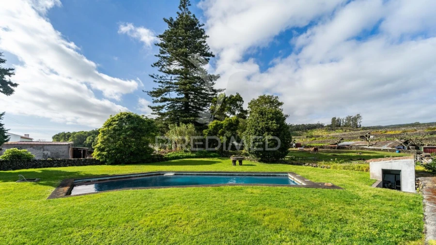 Moradia T1 para Venda em São Mateus da Calheta Foto 8