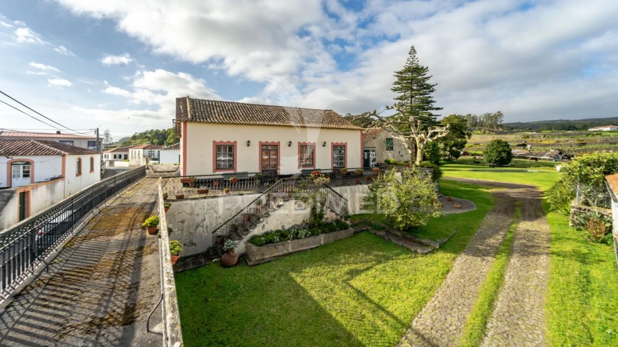 Moradia T1 para Venda em São Mateus da Calheta