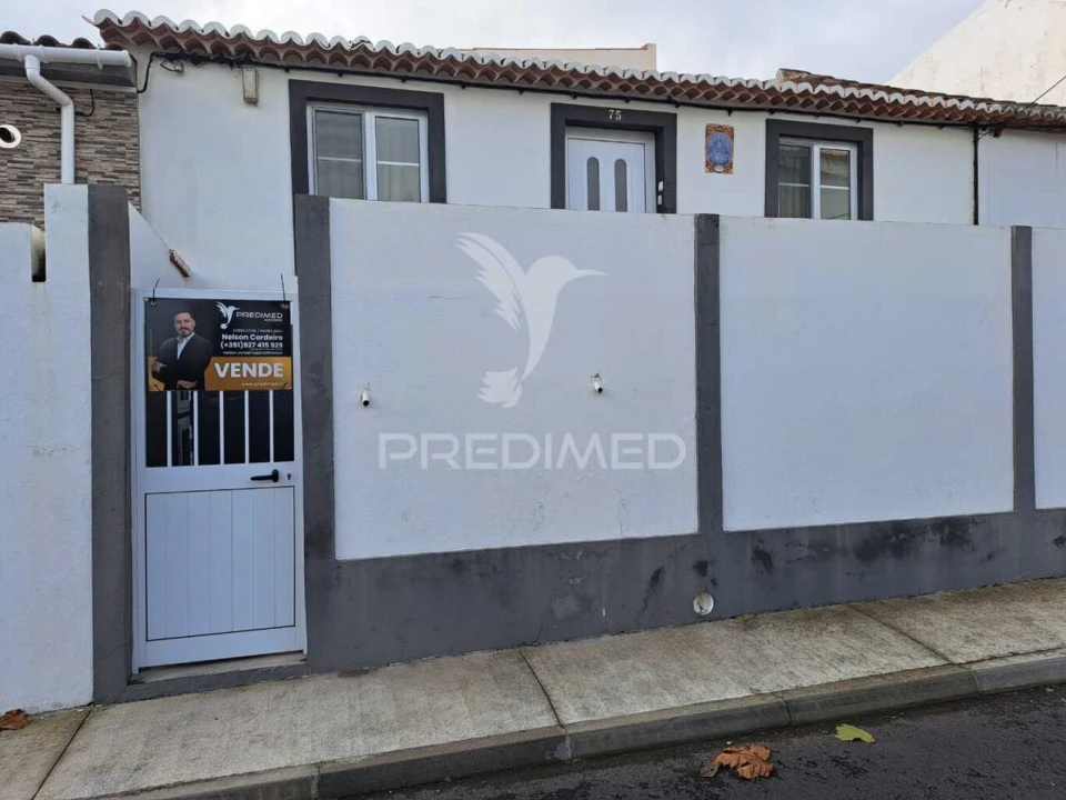 Moradia T3 para Venda em Angra (Santa Luzia) Foto 1