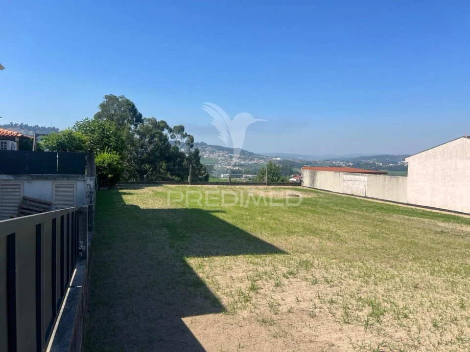 Terreno para Venda em Pedreira, Rande e Sernande Foto 4