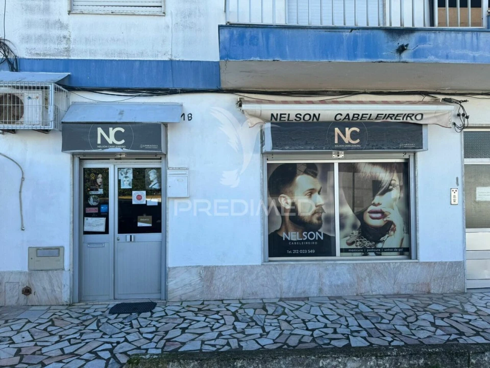 Loja para Venda em Baixa da Banheira e Vale da Amoreira Foto 1