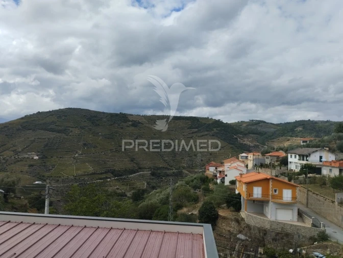 Moradia T2 para Venda em Poiares e Canelas Foto 1