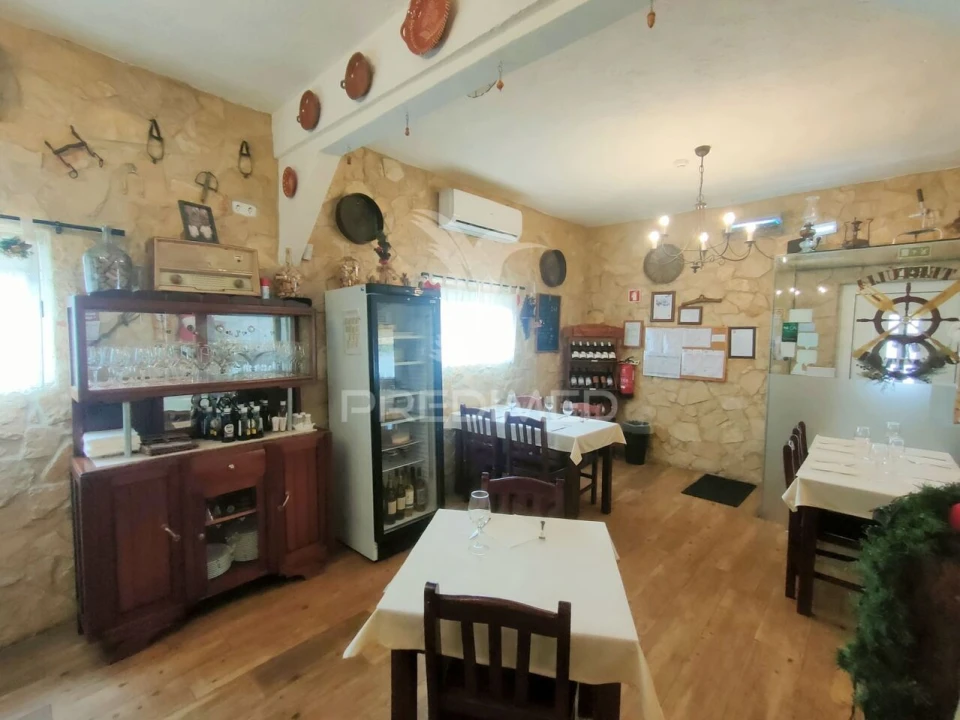 Loja para Venda em Alcanhões Foto 4