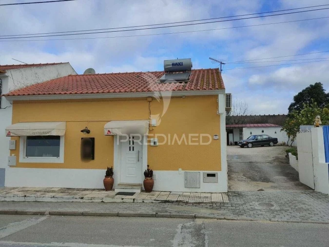 Loja para Venda em Alcanhões