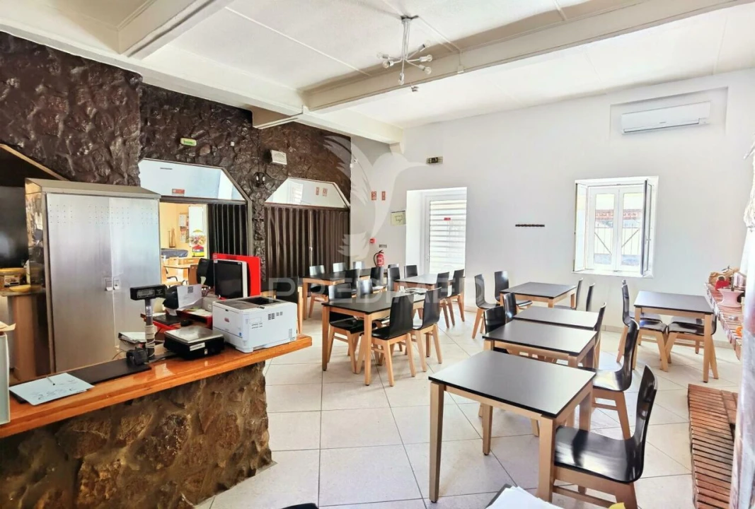 Loja para Venda em Casével e Vaqueiros Foto 17