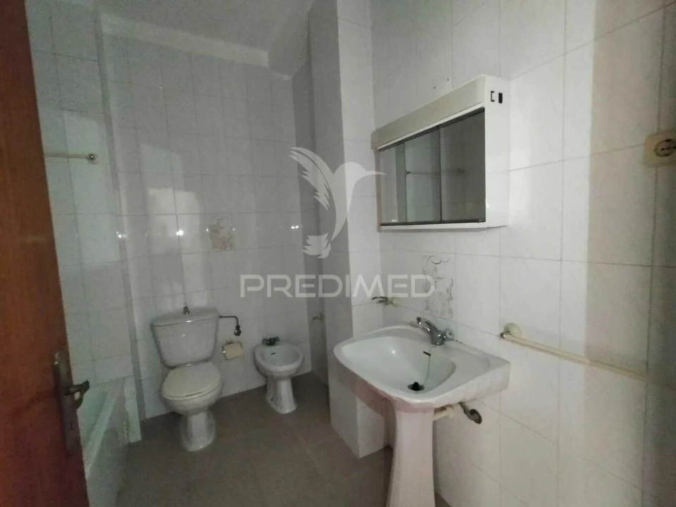 Apartamento T3 para Venda em Estômbar e Parchal Foto 34