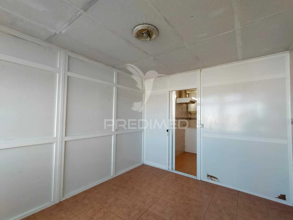 Apartamento T3 para Venda em Estômbar e Parchal Foto 19