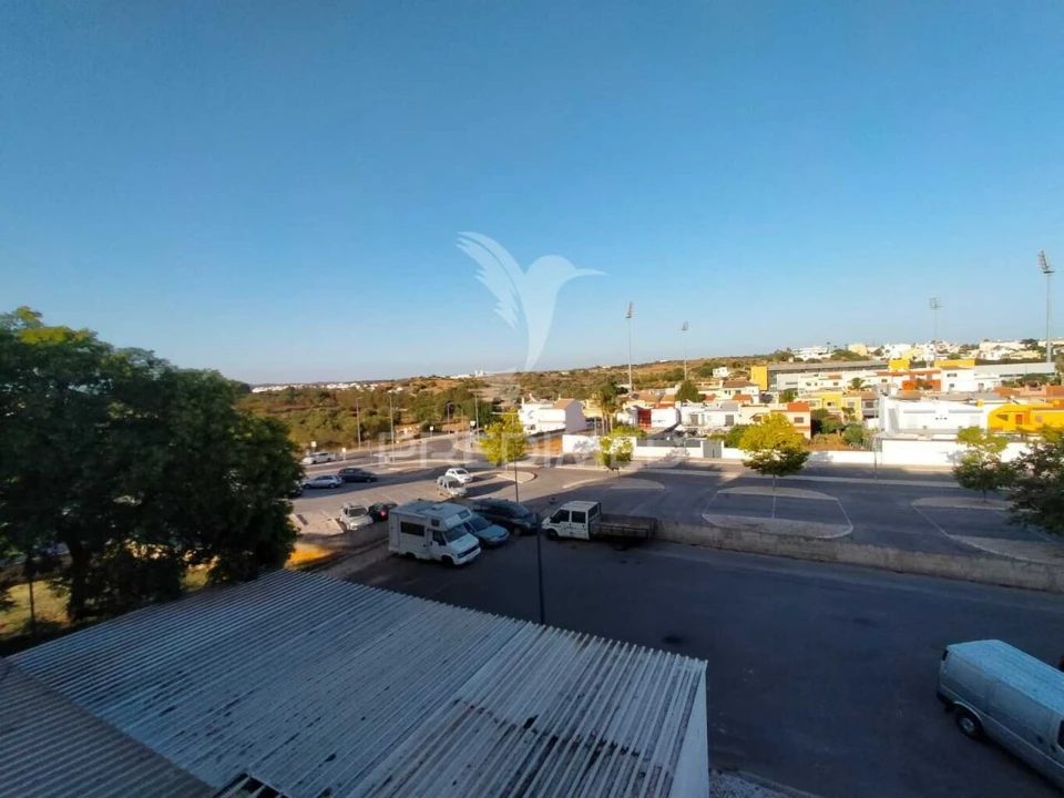 Apartamento T3 para Venda em Estômbar e Parchal Foto 32