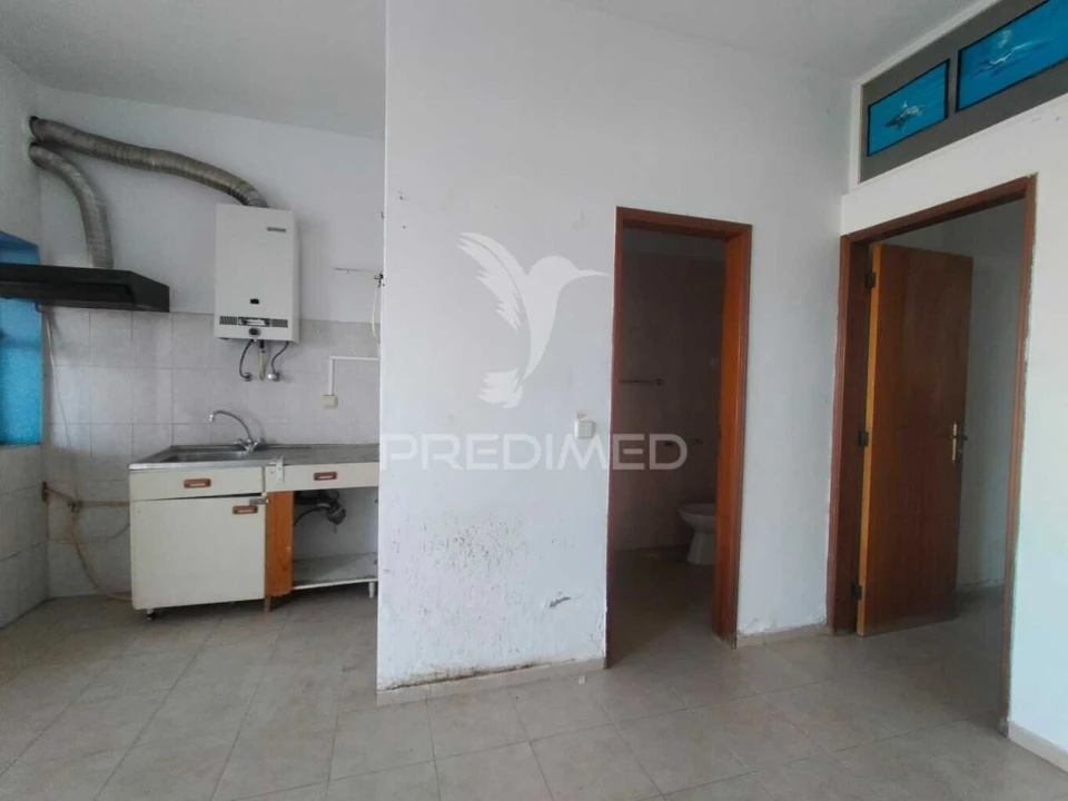 Apartamento T3 para Venda em Estômbar e Parchal Foto 30