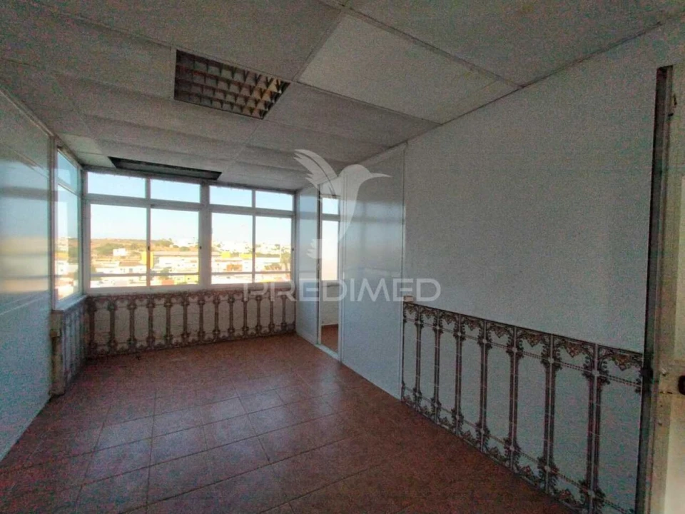 Apartamento T3 para Venda em Estômbar e Parchal Foto 23