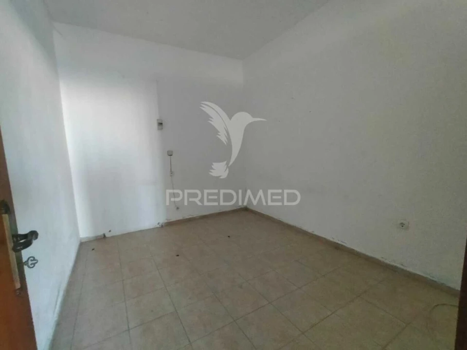 Apartamento T3 para Venda em Estômbar e Parchal Foto 26