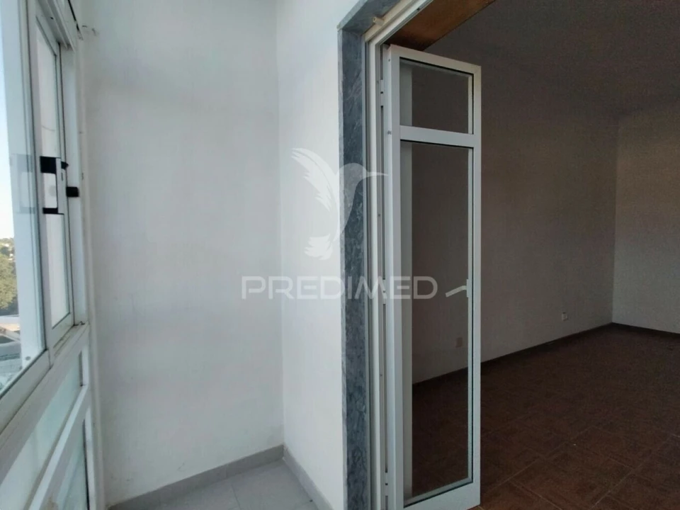 Apartamento T3 para Venda em Estômbar e Parchal Foto 17