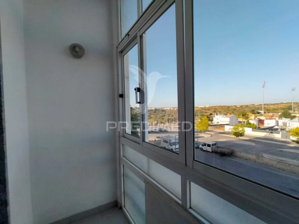 Apartamento T3 para Venda em Estômbar e Parchal Foto 16