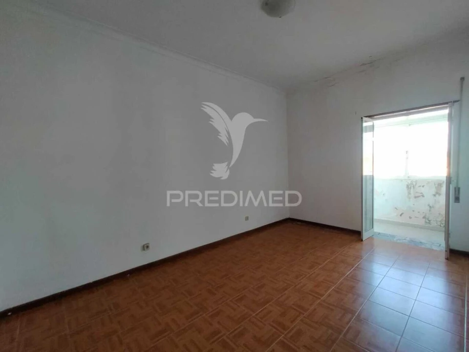 Apartamento T3 para Venda em Estômbar e Parchal Foto 6