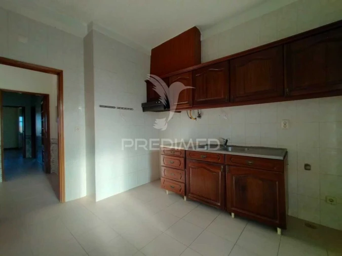 Apartamento T3 para Venda em Estômbar e Parchal Foto 14