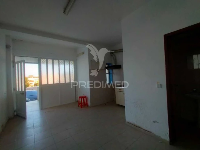 Apartamento T3 para Venda em Estômbar e Parchal Foto 29