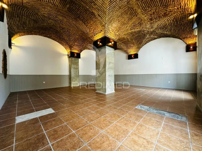 Loja para Arrendamento em Caia, São Pedro e Alcáçova Foto 9