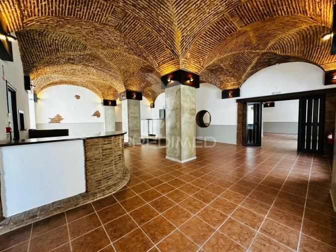 Loja para Arrendamento em Caia, São Pedro e Alcáçova