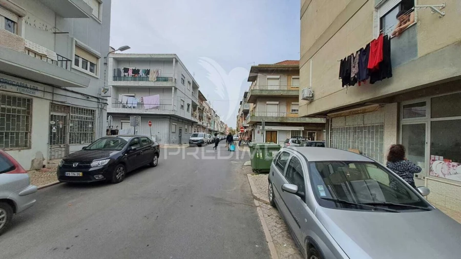Apartamento T1 para Venda em Baixa da Banheira e Vale da Amoreira Foto 4