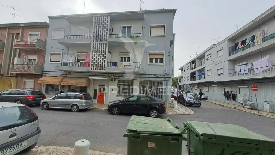 Apartamento T1 para Venda em Baixa da Banheira e Vale da Amoreira Foto 2