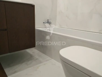 Apartamento T4 para Venda em Cedofeita, Santo Ildefonso, Sé, Miragaia, São Nicolau e Vitória