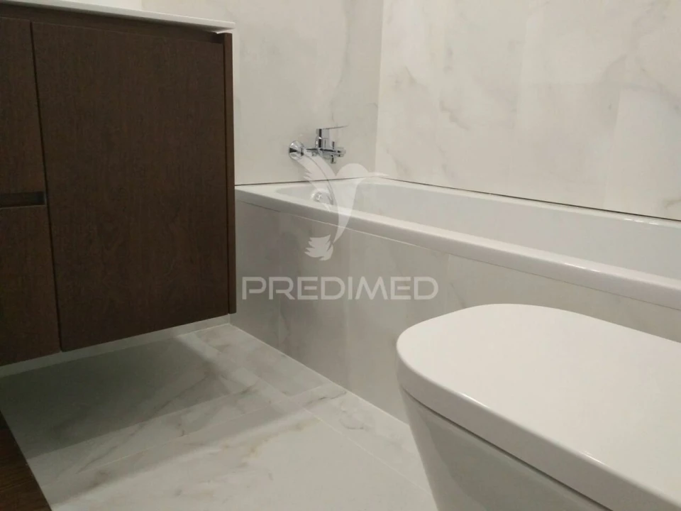 Apartamento T4 para Venda em Cedofeita, Santo Ildefonso, Sé, Miragaia, São Nicolau e Vitória Foto 12