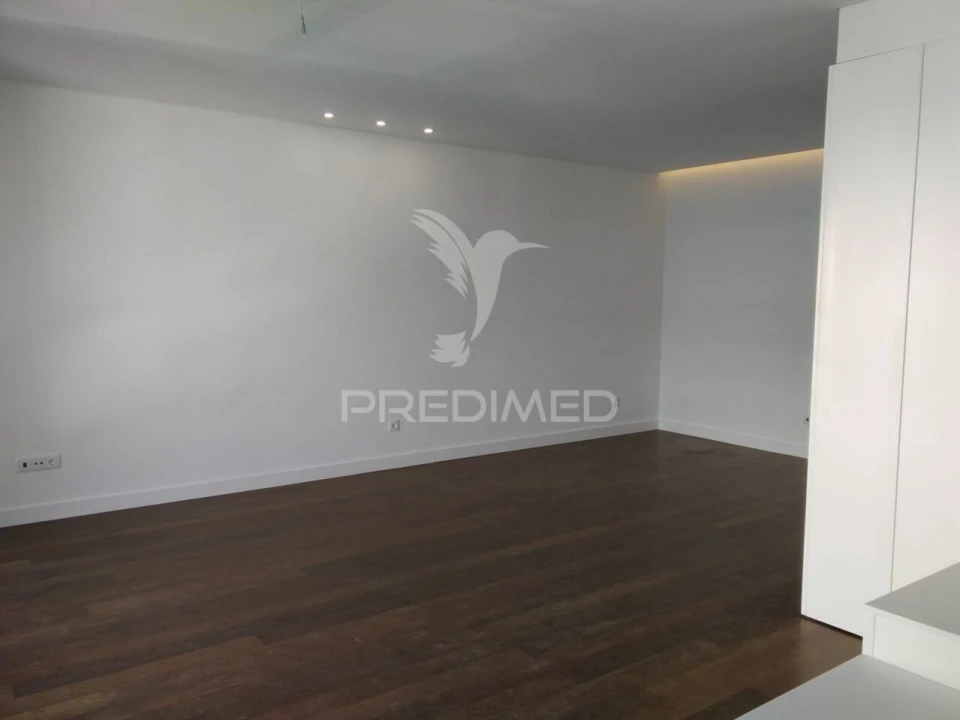 Apartamento T4 para Venda em Cedofeita, Santo Ildefonso, Sé, Miragaia, São Nicolau e Vitória Foto 3