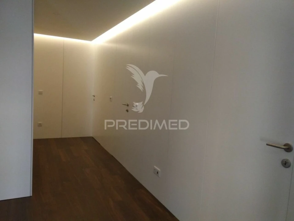 Apartamento T4 para Venda em Cedofeita, Santo Ildefonso, Sé, Miragaia, São Nicolau e Vitória Foto 17