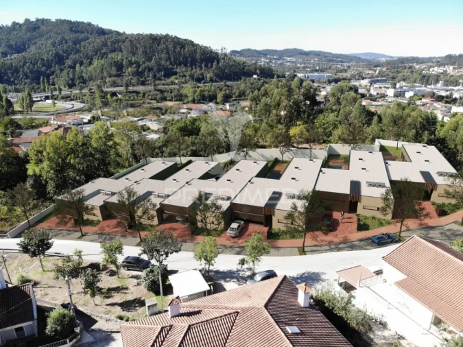 Moradia T4 para Venda em Celeirós, Aveleda e Vimieiro