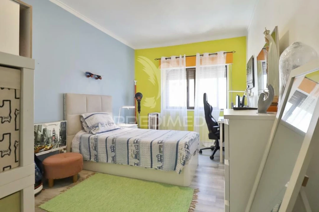 Apartamento T2 para Venda em Pontinha e Famões Foto 5