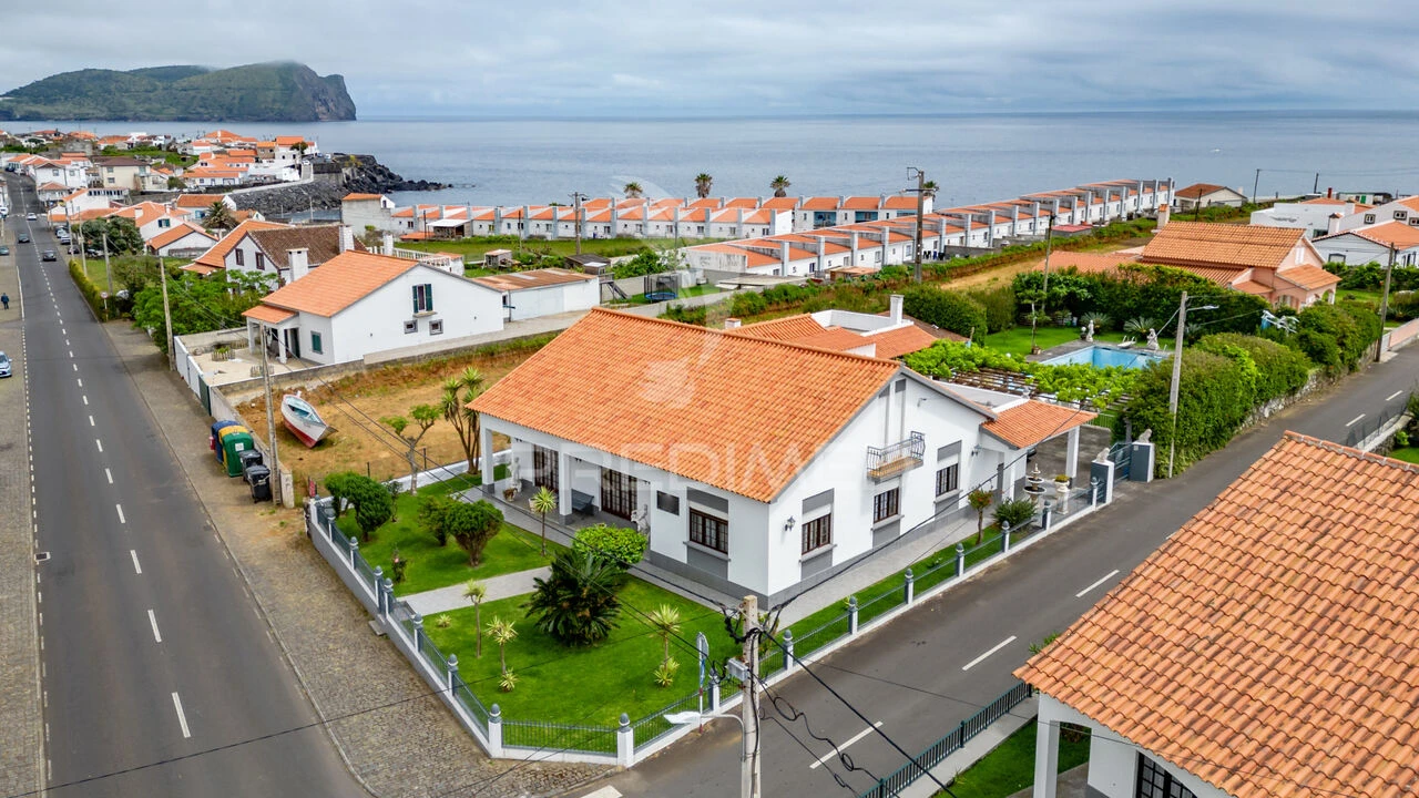 Moradia T4 para Venda em São Mateus da Calheta Foto 5