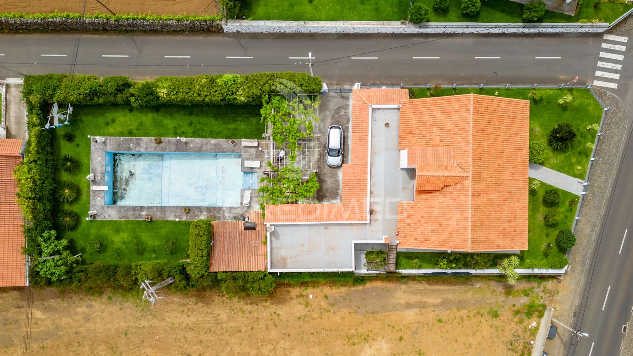 Moradia T4 para Venda em São Mateus da Calheta Foto 6