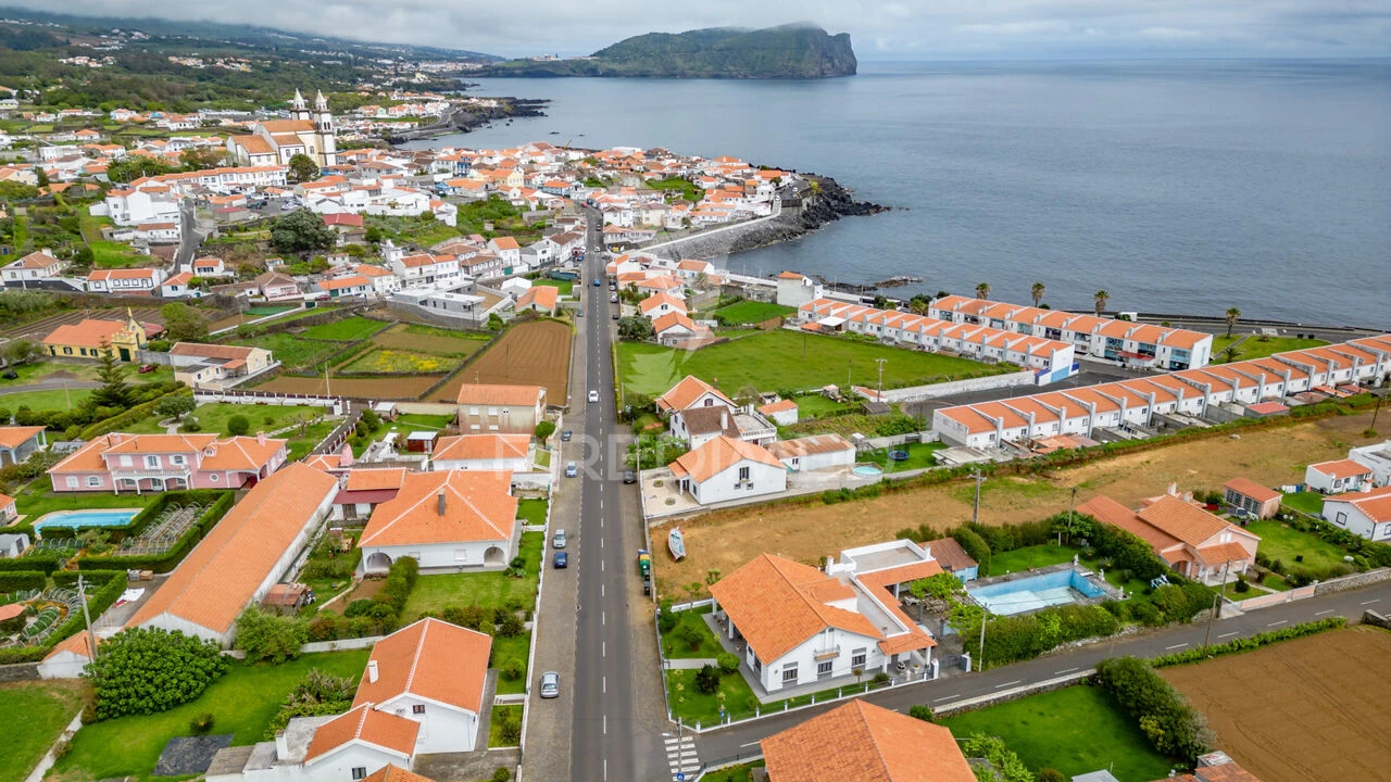 Moradia T4 para Venda em São Mateus da Calheta Foto 4