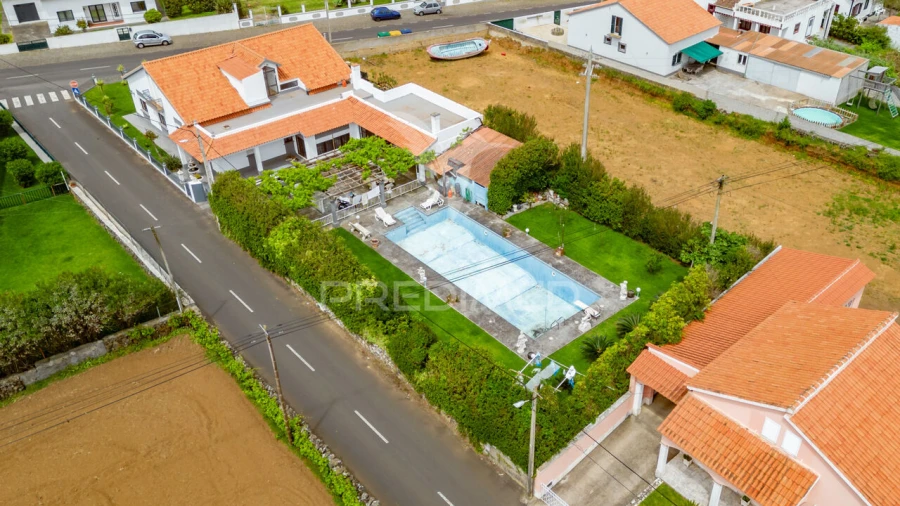 Moradia T4 para Venda em São Mateus da Calheta Foto 3