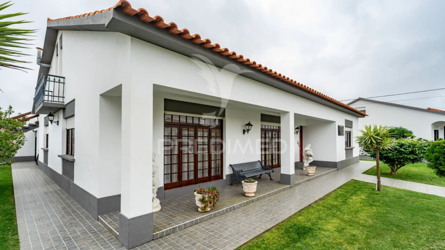 Moradia T4 para Venda em São Mateus da Calheta