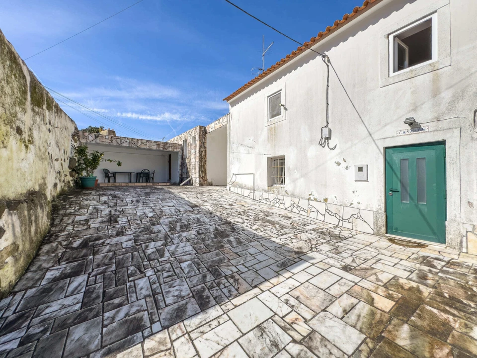 Moradia T2 para Venda em Igreja Nova e Cheleiros Foto 2
