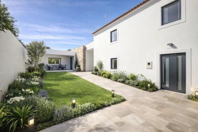 Moradia T2 para Venda em Igreja Nova e Cheleiros