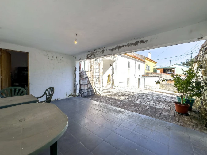 Moradia T2 para Venda em Igreja Nova e Cheleiros Foto 13