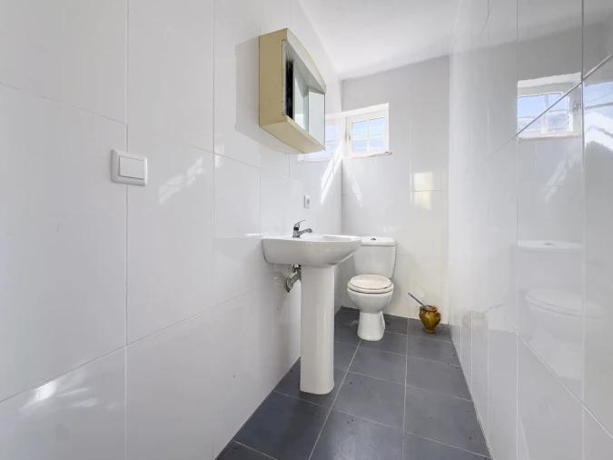 Moradia T2 para Venda em Igreja Nova e Cheleiros Foto 15