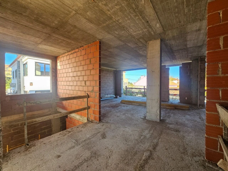 Moradia T5 para Venda em Venda do Pinheiro e Santo Estêvão das Galés Foto 13